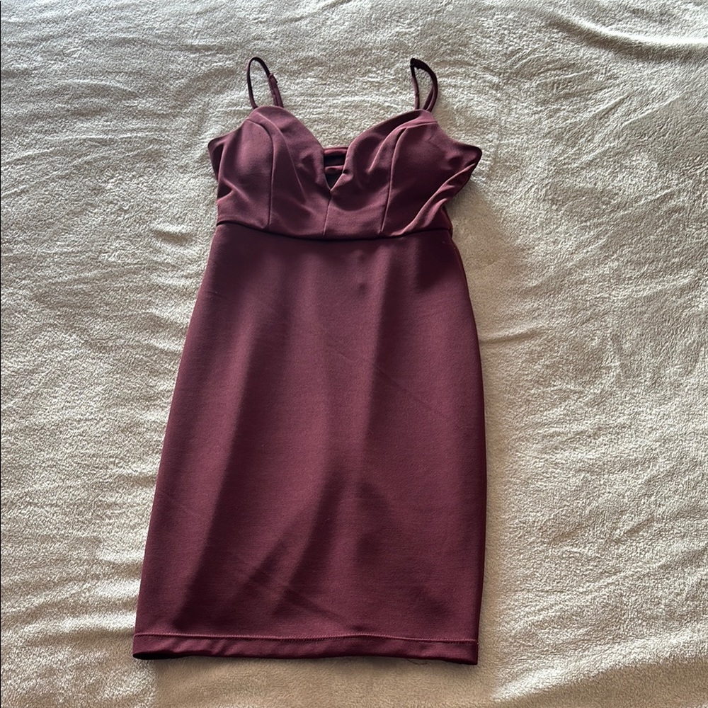 Elegant Burgundy Spaghetti Strap Dress